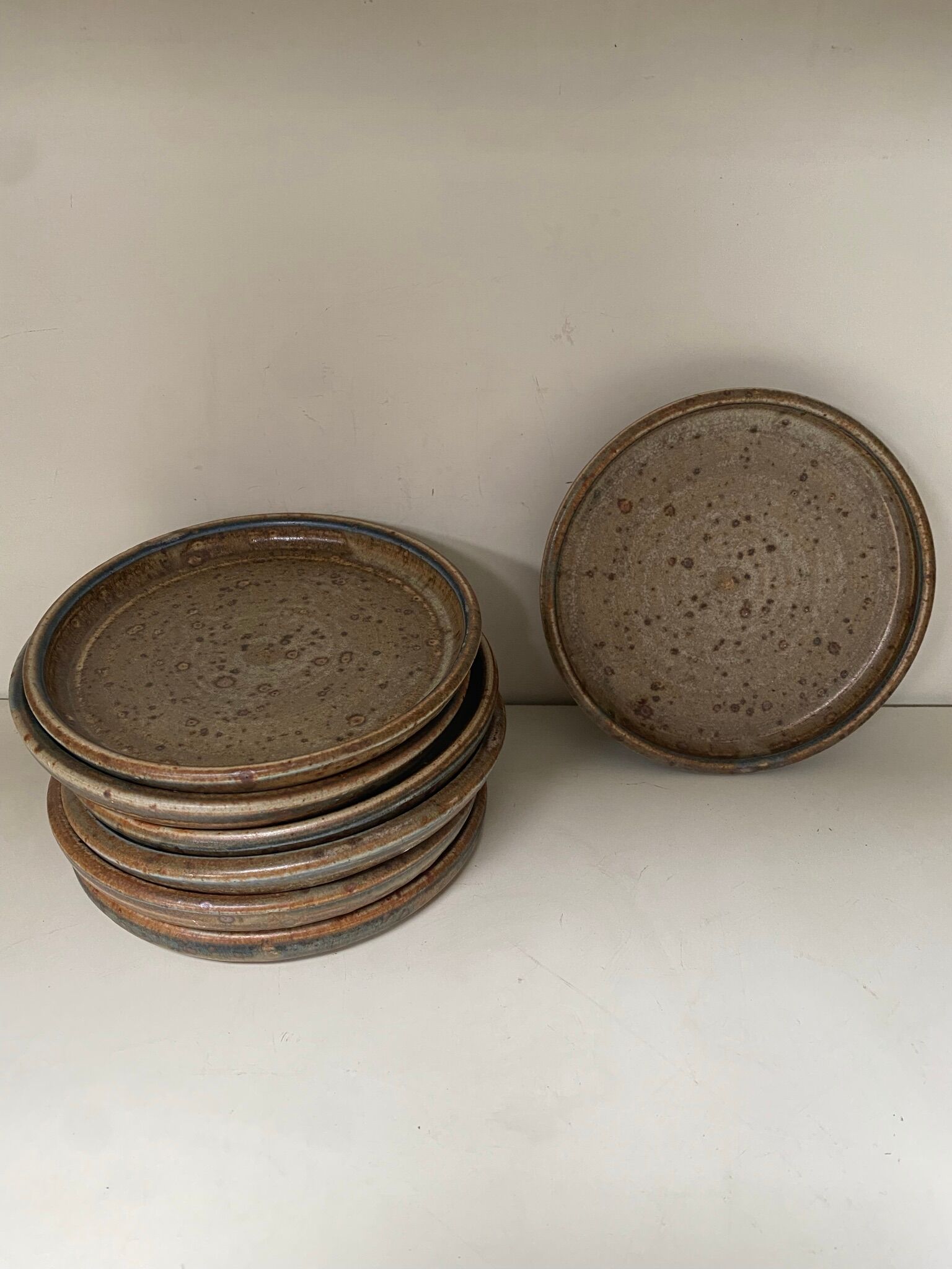 Set of 7 stoneware dessert plates