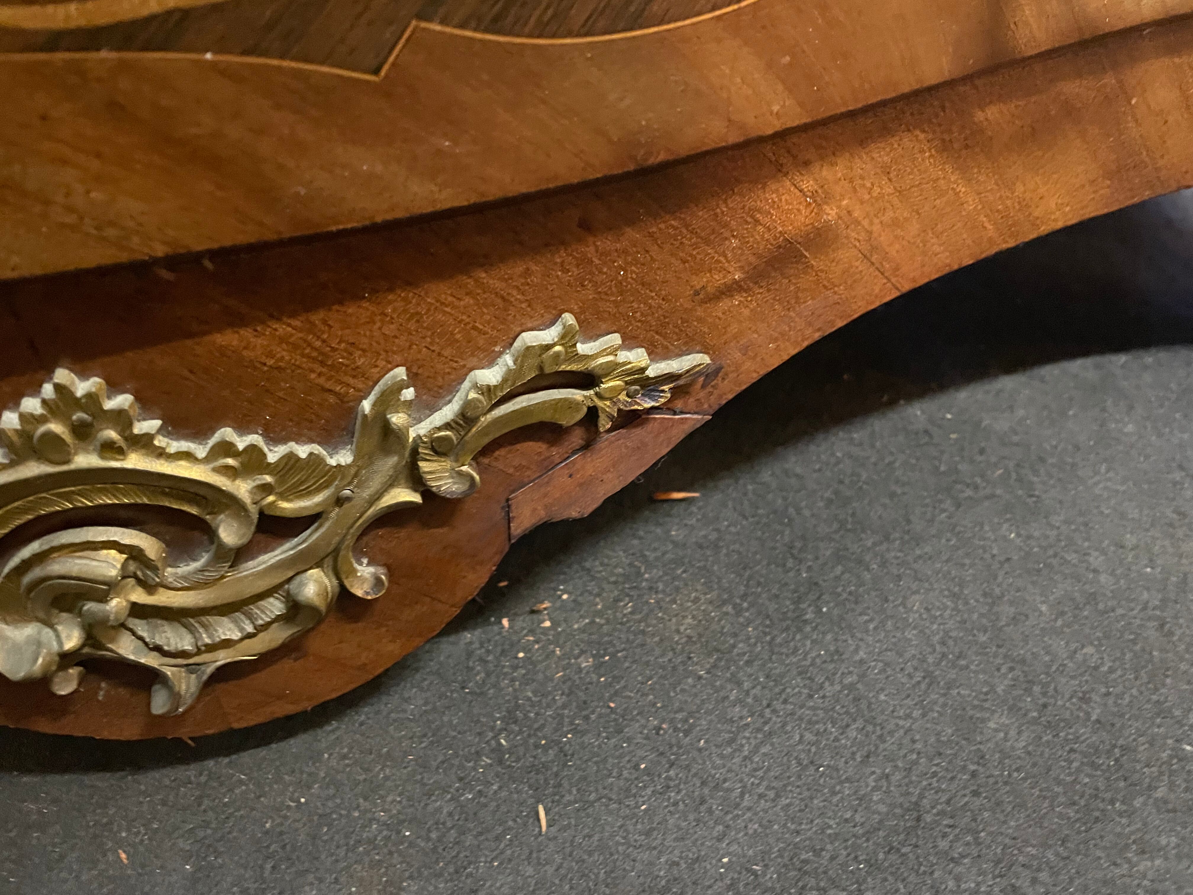 Tomb Chest of Drawers