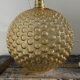 Globe suspension with large bubbles