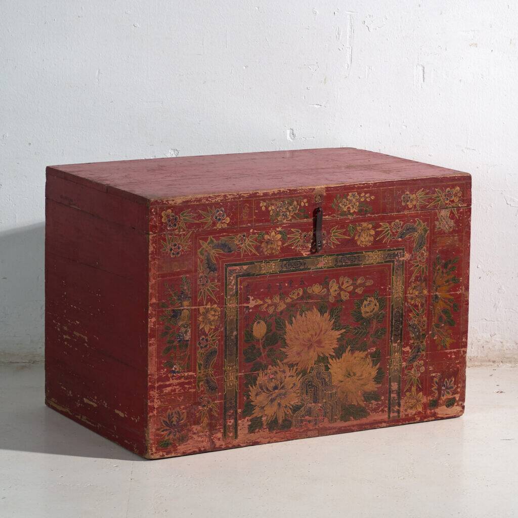 Antique chest painted vermilion red in pine wood – China, circa 1900