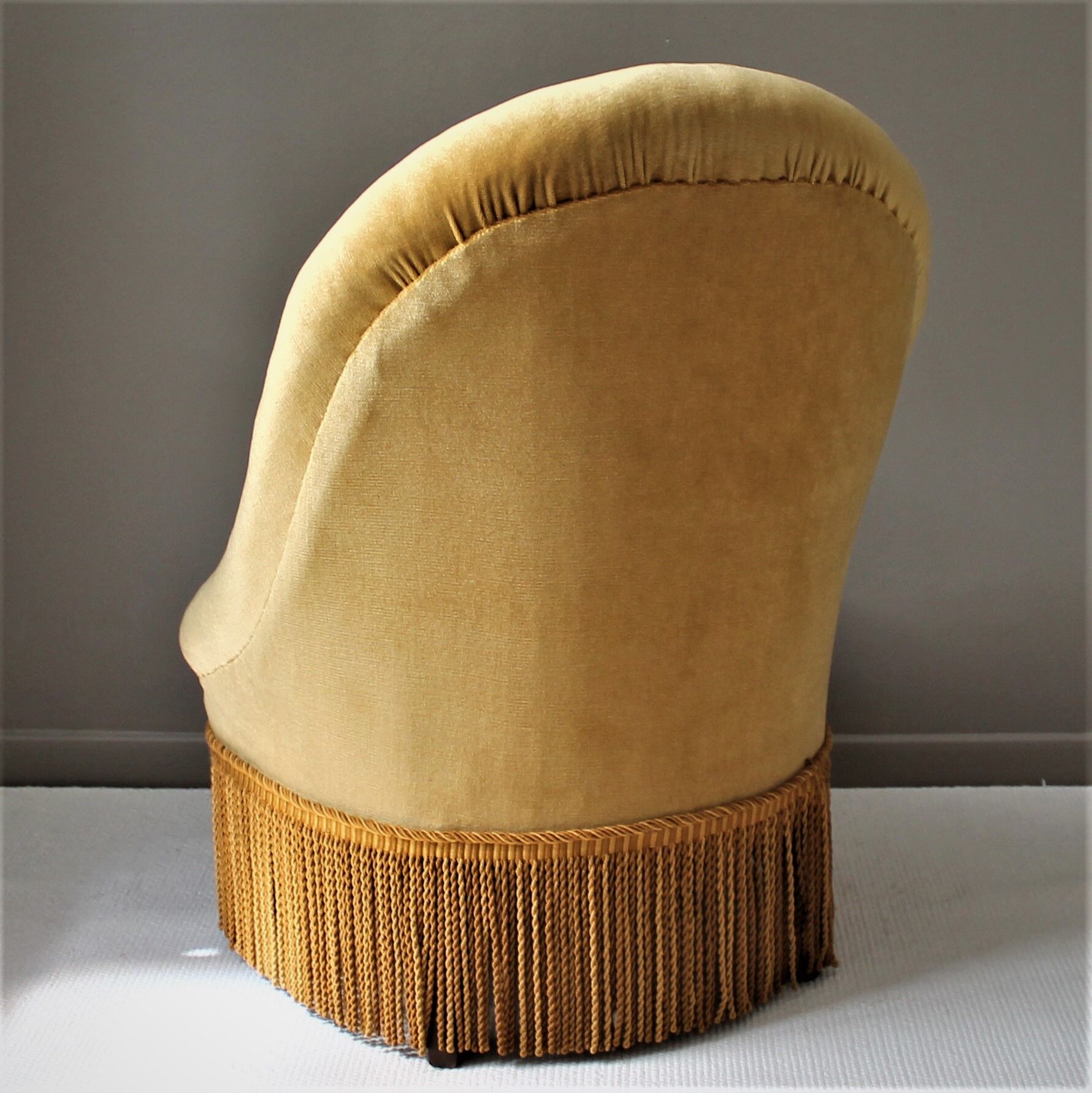 Fauteuil crapaud vintage couleur safran