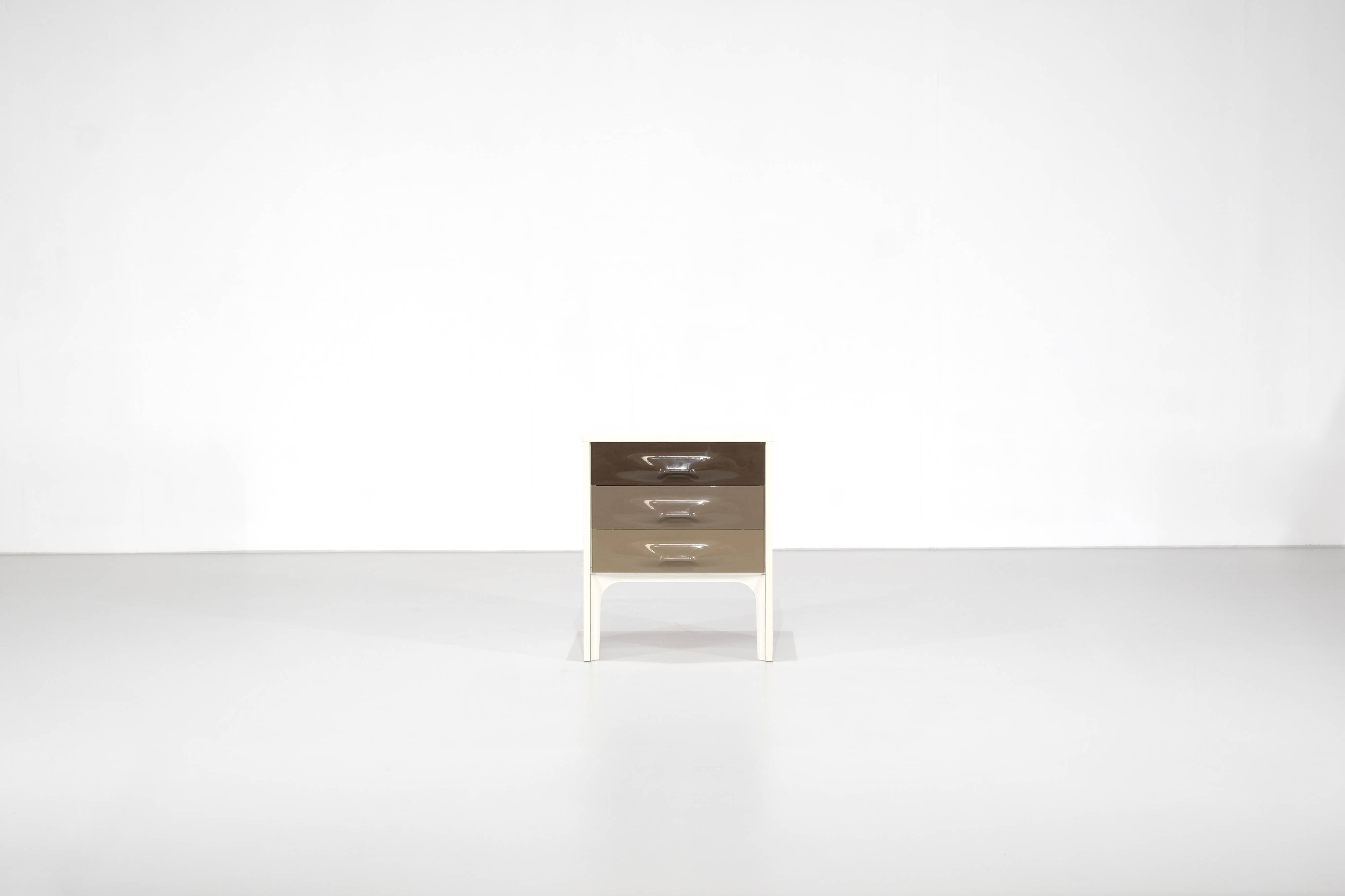 Nightstand "DF2000" by Raymond Loewy for Doubinsky Frères, France,