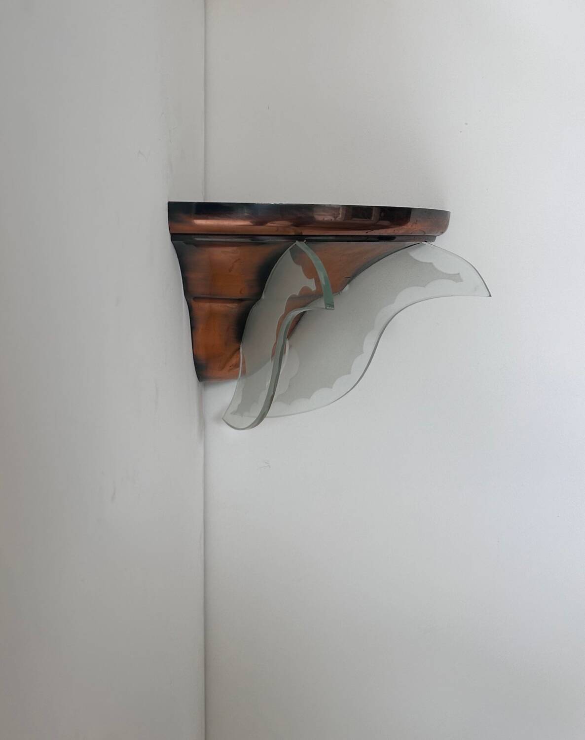 Art deco corner wall light, copper and glass, France 1930