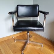 Swivel office chair Strafor with chrome metal and black faux leather.