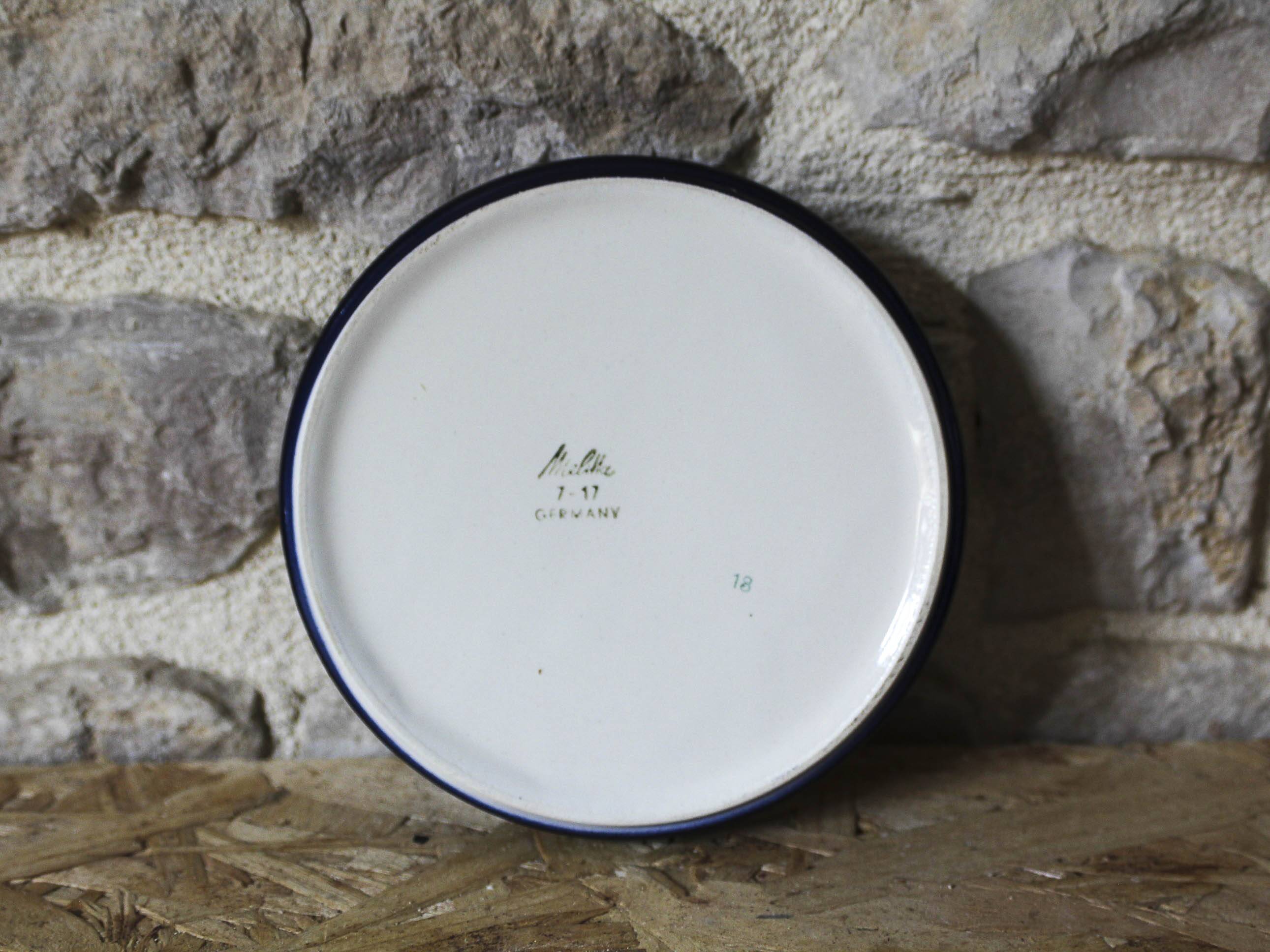 Set of 7 small plates and a pot Melitta Stockholm