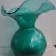 Vase en verre soufflé vert