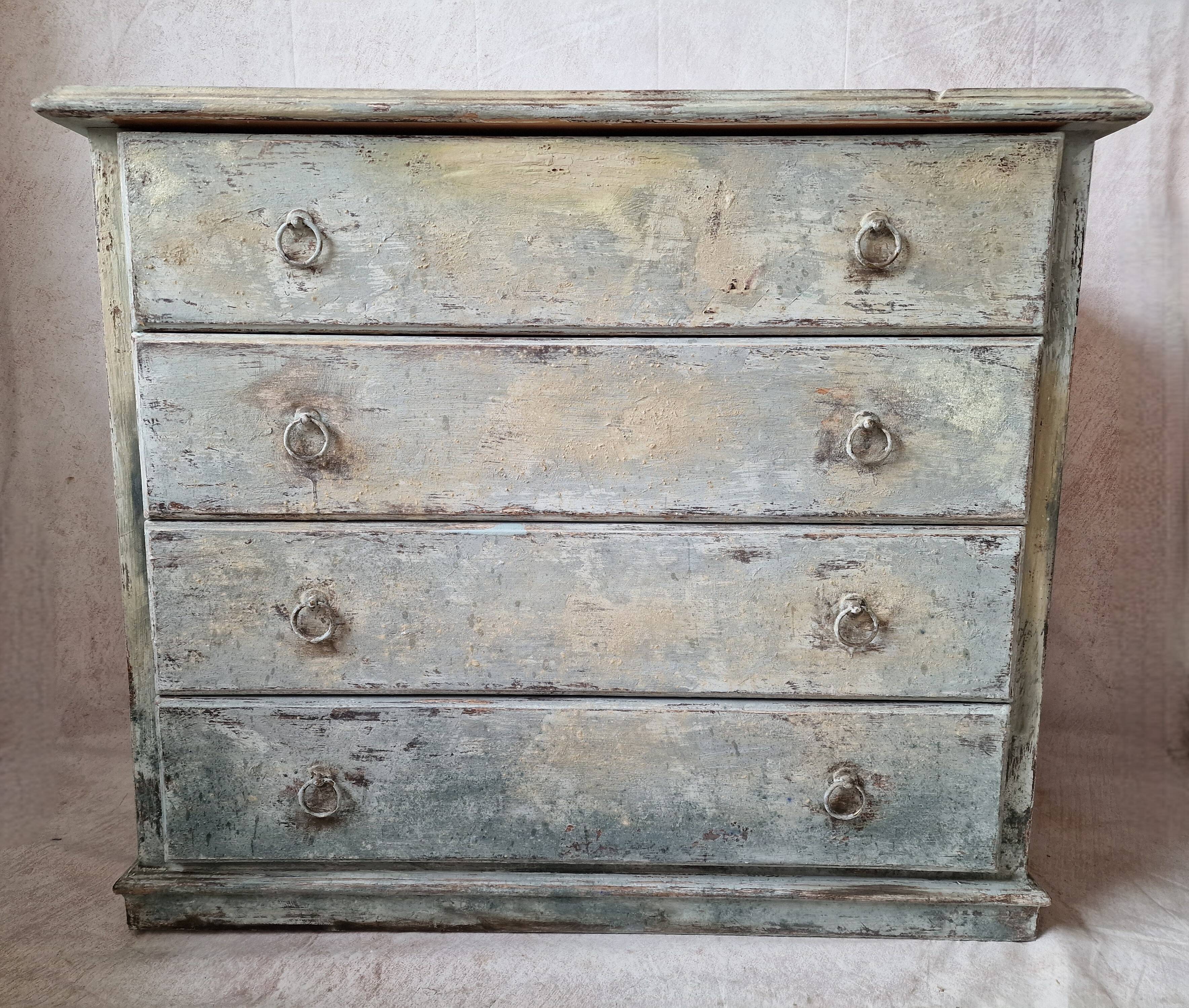 Patinated chest of drawers