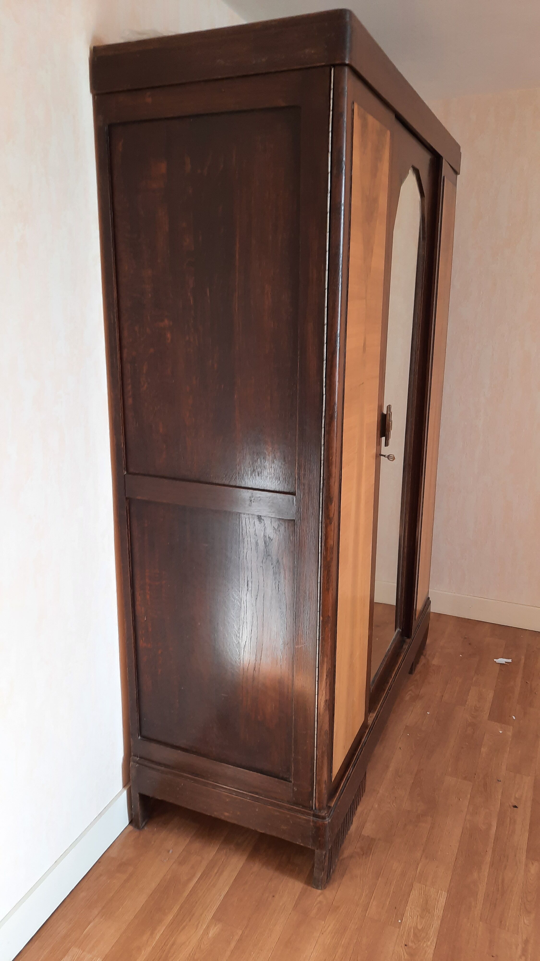 Art Nouveau style cabinet