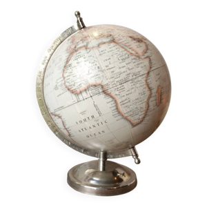 Globe terrestre décoratif - style