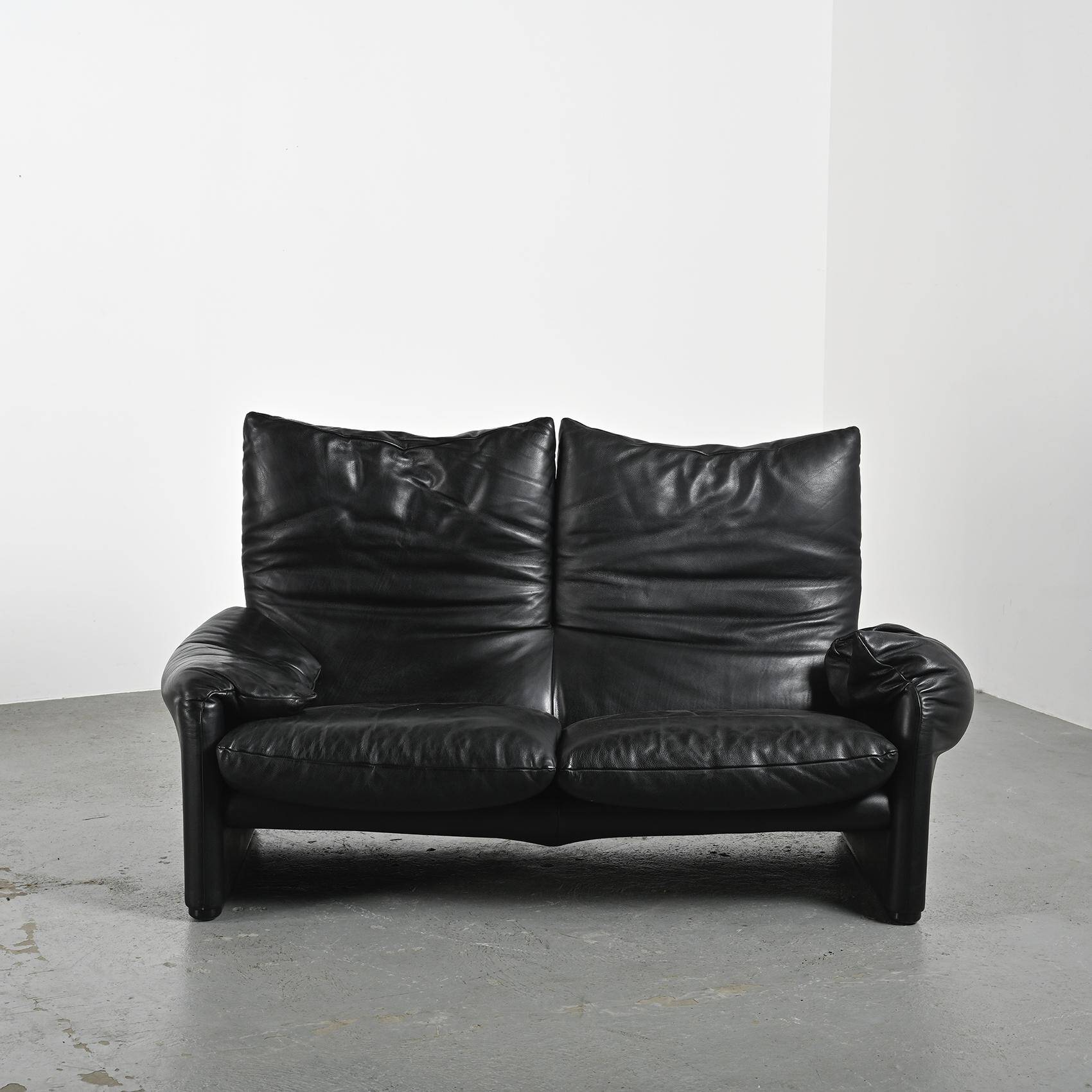 Maralunga sofa by Vico Magistretti, Cassina circa 197