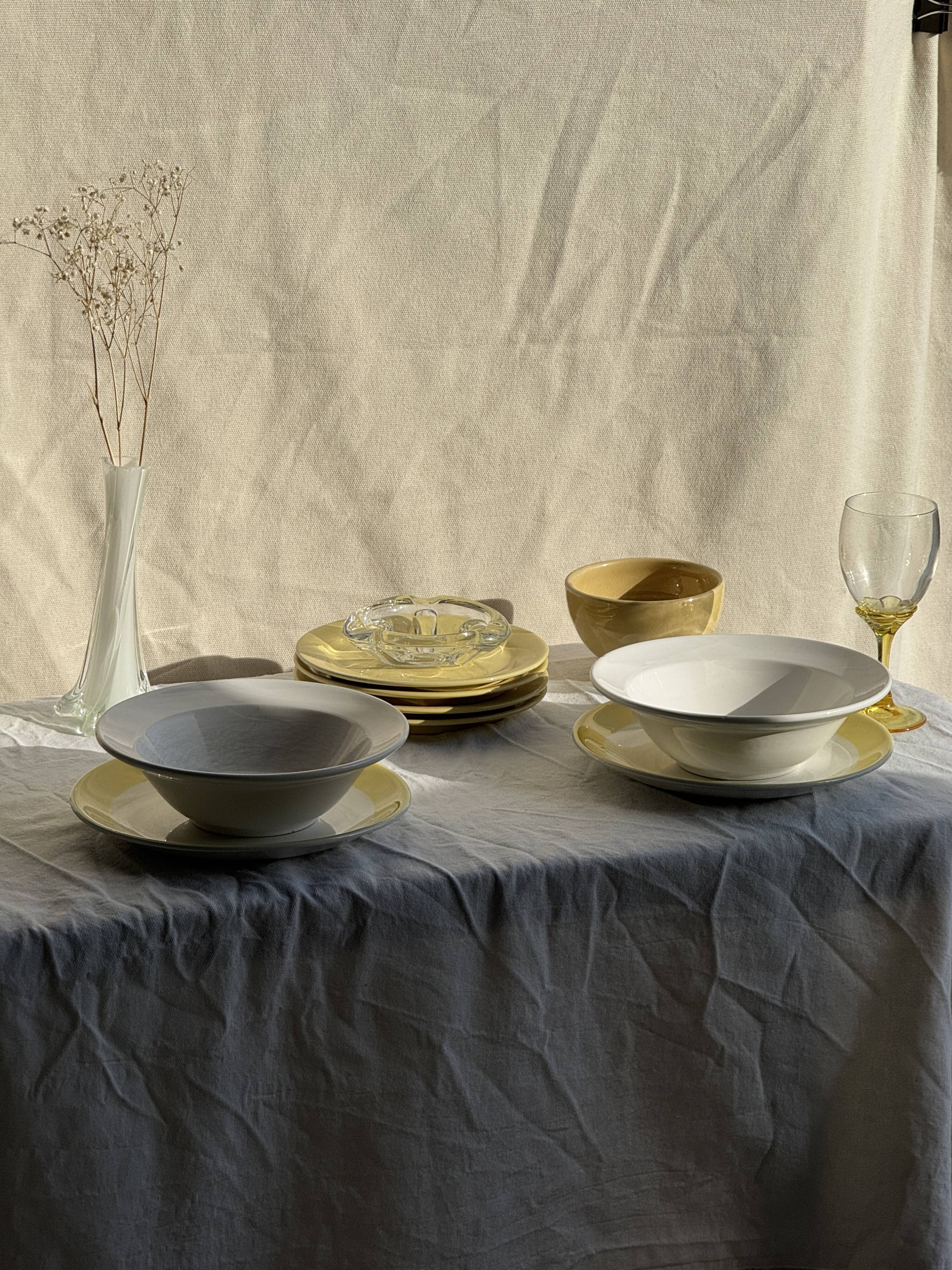 Set of 6 modern yellow dessert plates D19