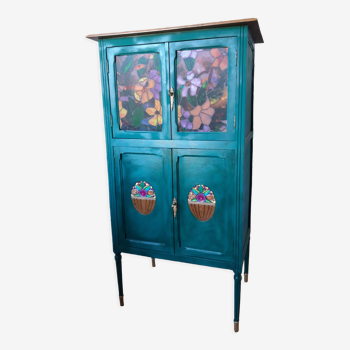 Storage cabinet