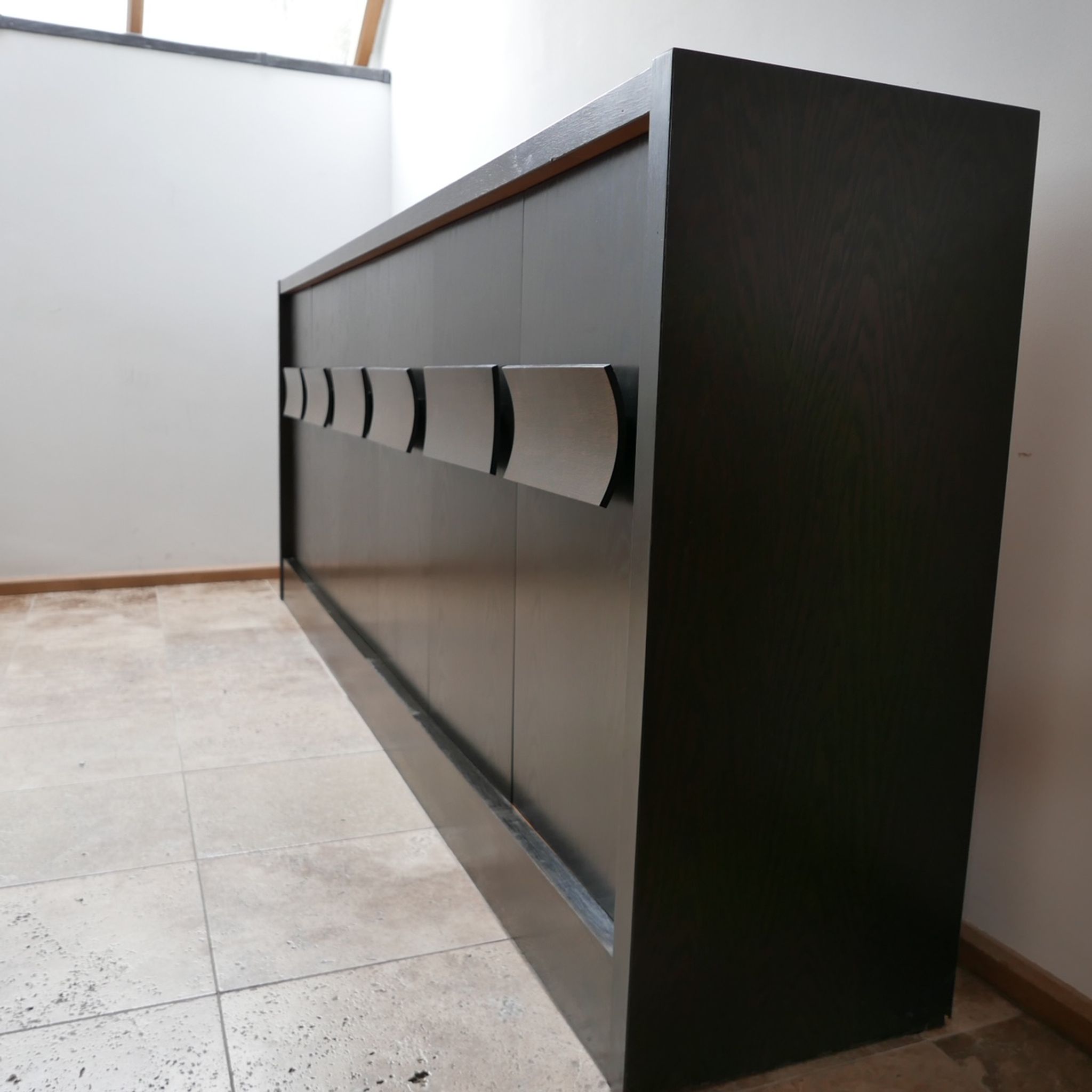Enfilade brutaliste du milieu du siècle Belgique