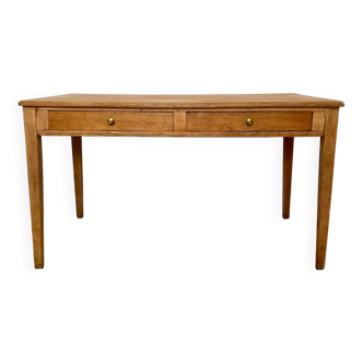 Farmhouse table with drawers