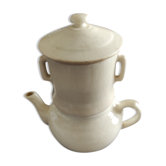 White teapot with filters old and complete p. Precious in Grigny