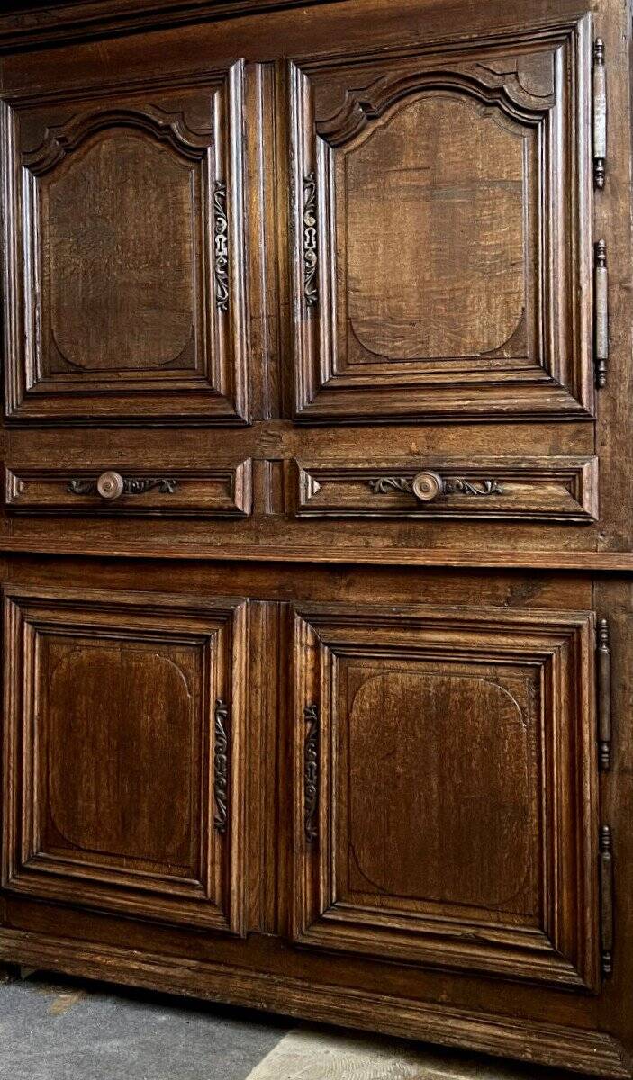 Louis XIII period cabinet in solid oak