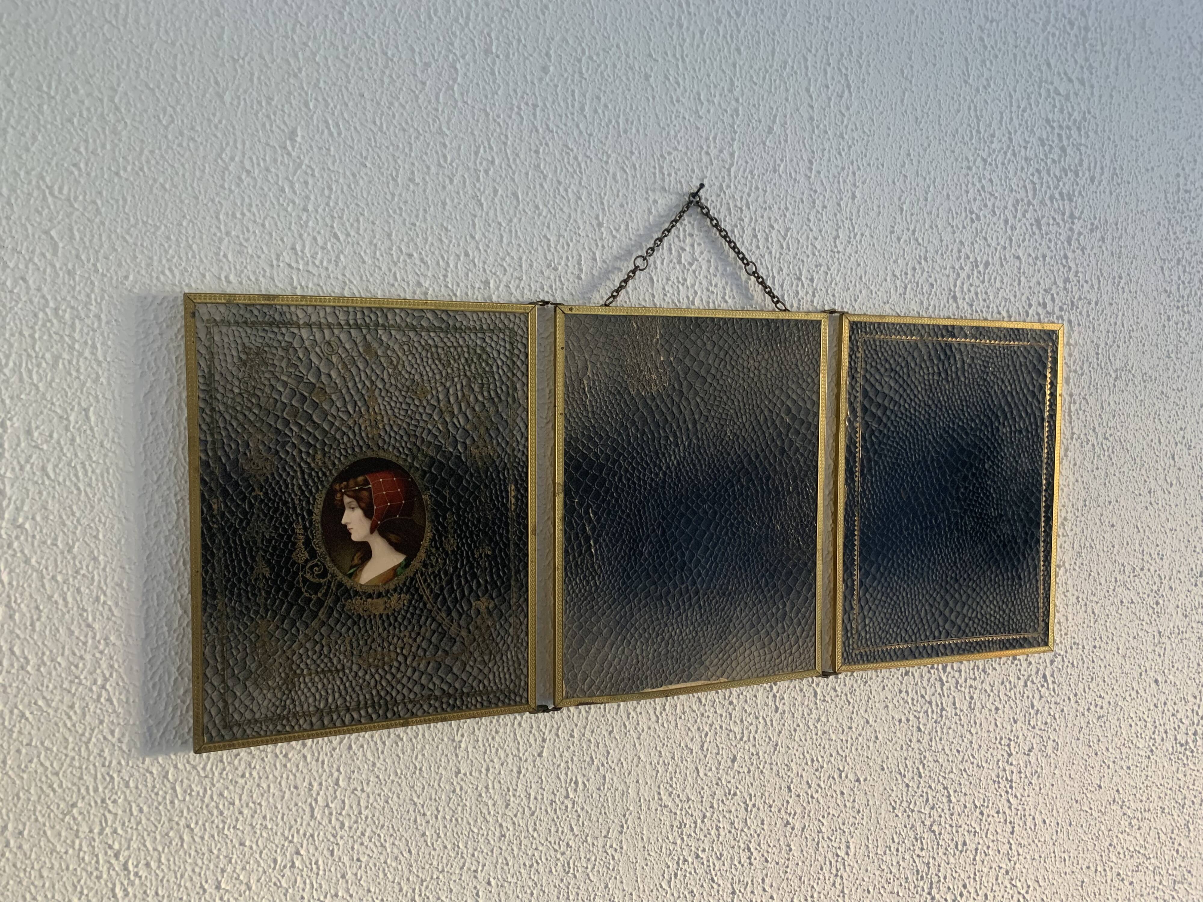 Vintage 1900 triptych mirror, golden barber woman - 27 x 67 cm