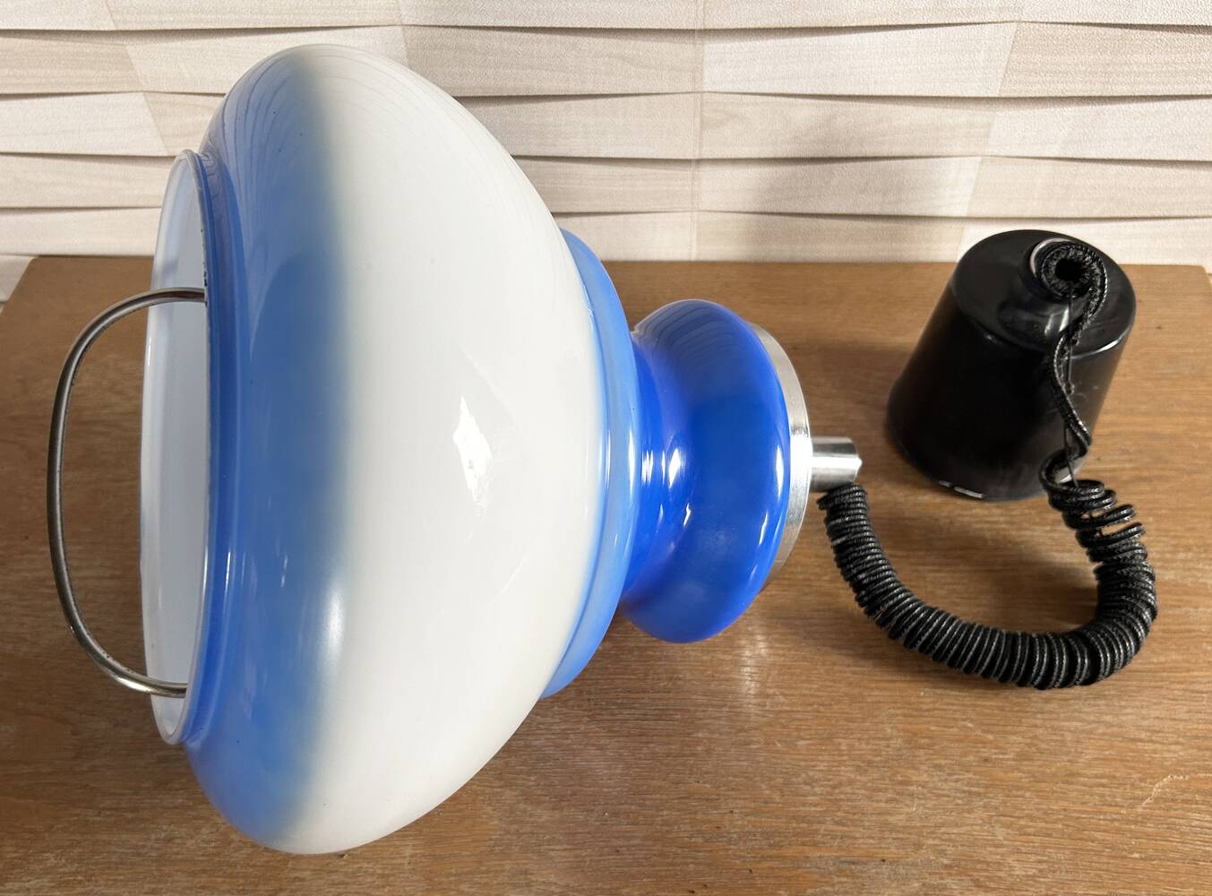 Opaline suspension goes up and down, vintage, 70s