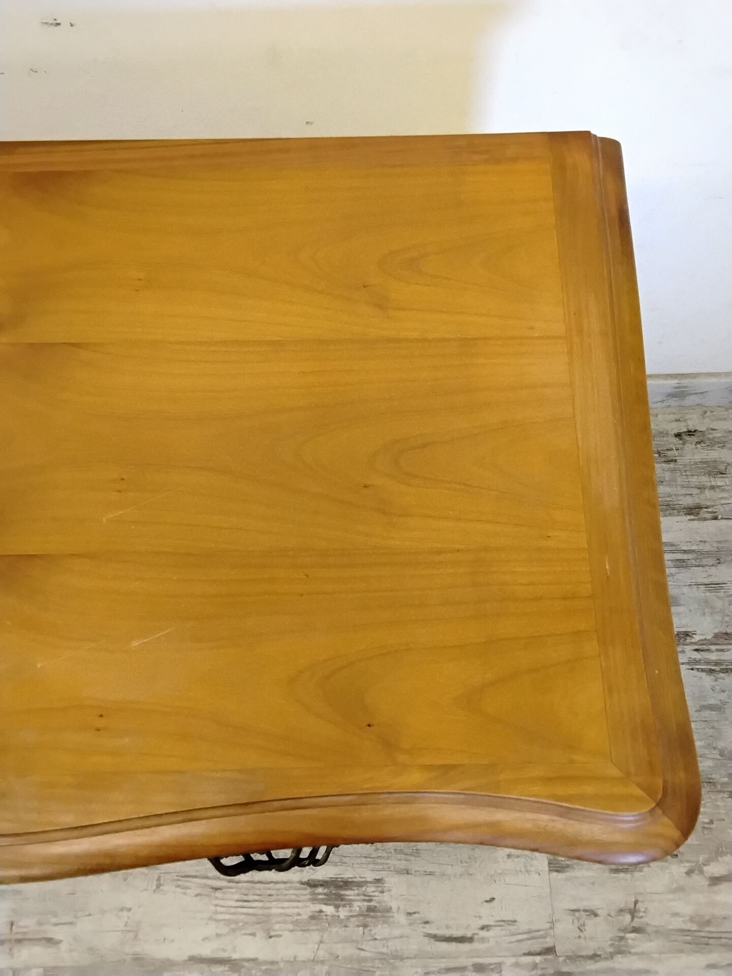Commode de style Louis XV en bois 