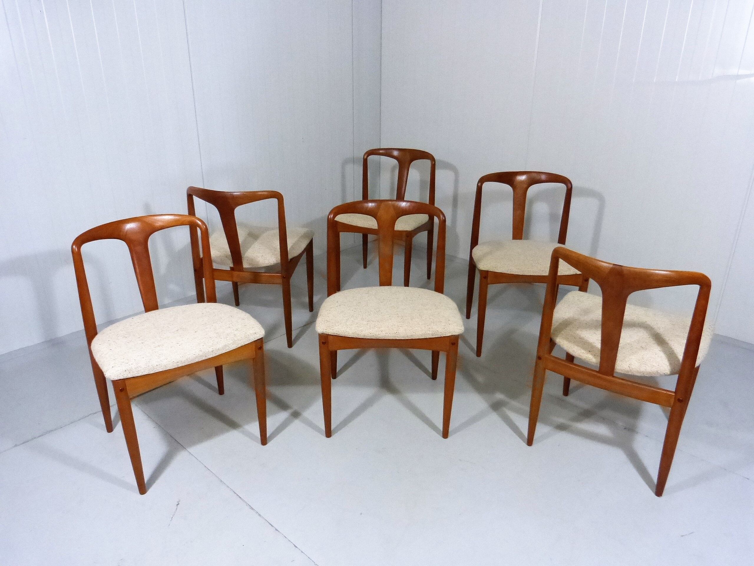 Set of 6 Johannes Andersen teak dining chairs Juliane
