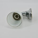 Applique en fonte d'aluminium et opaline ancienne