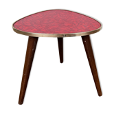 Guéridon triangulaire rouge forme asymétrique vintage tripode porte plante