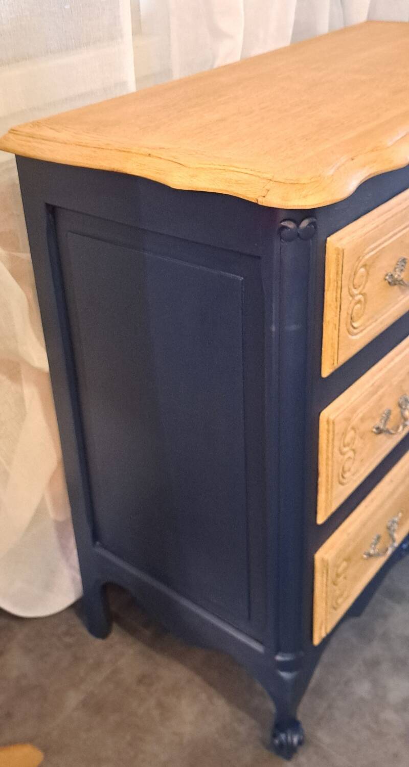 Louis XV style chest of drawers refurbished