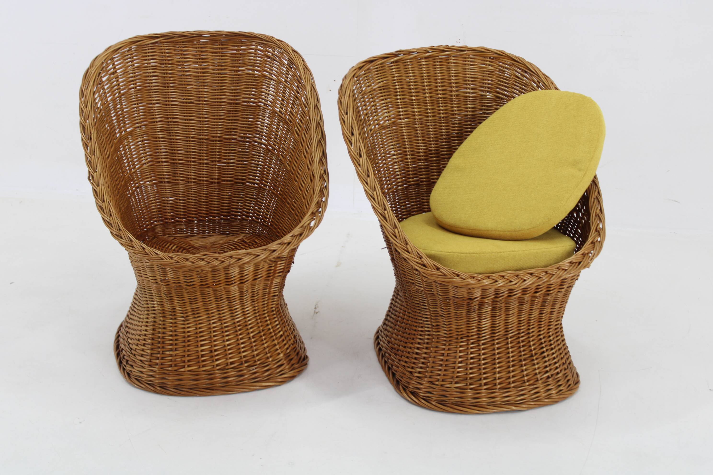 1960s Pair of Rattan Lounge Chairs , Italy