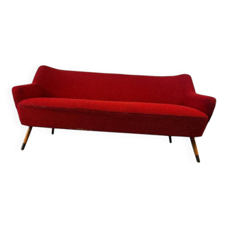 Vintage orange-red canapé