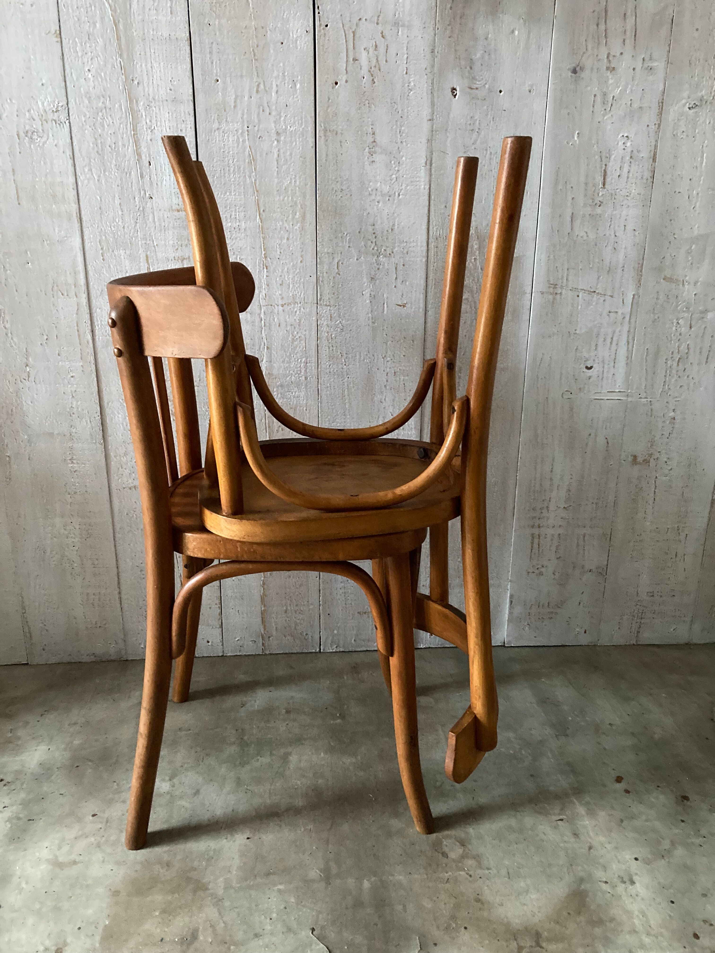 Pair of mismatched Thonet chairs