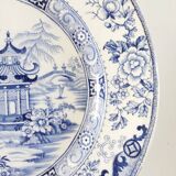 Japanese pagoda plate, Creil and Montereau, 19th century