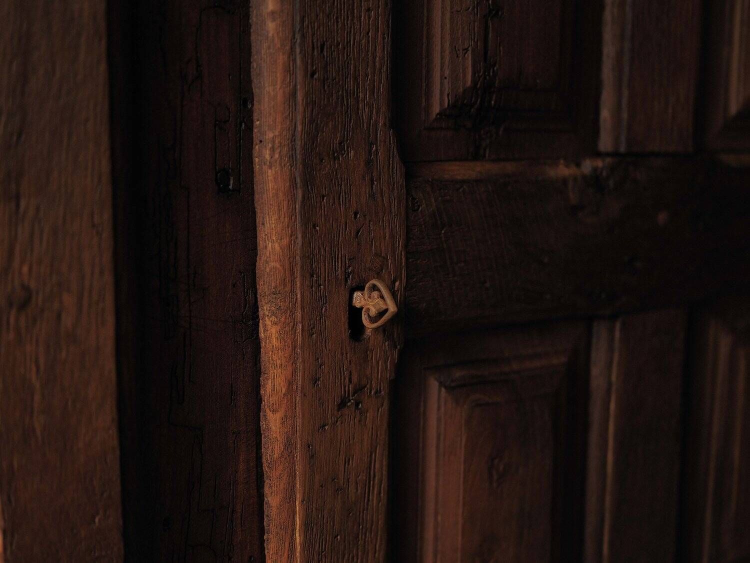 Four-door solid wood furniture, 18th century
