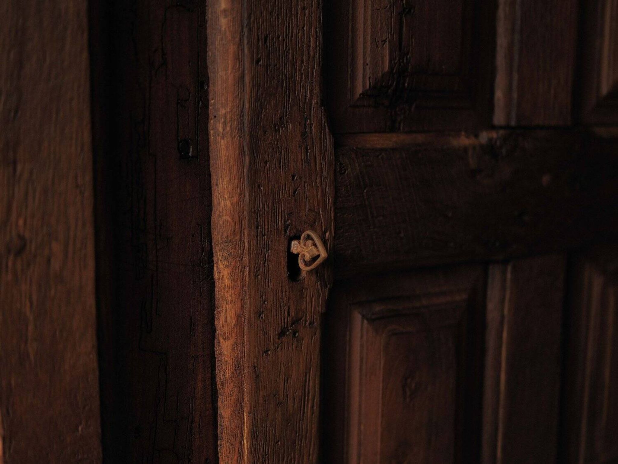 Meuble quatre portes en bois massif, XVIIIᵉ siècle