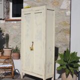 Small Parisian wardrobe
