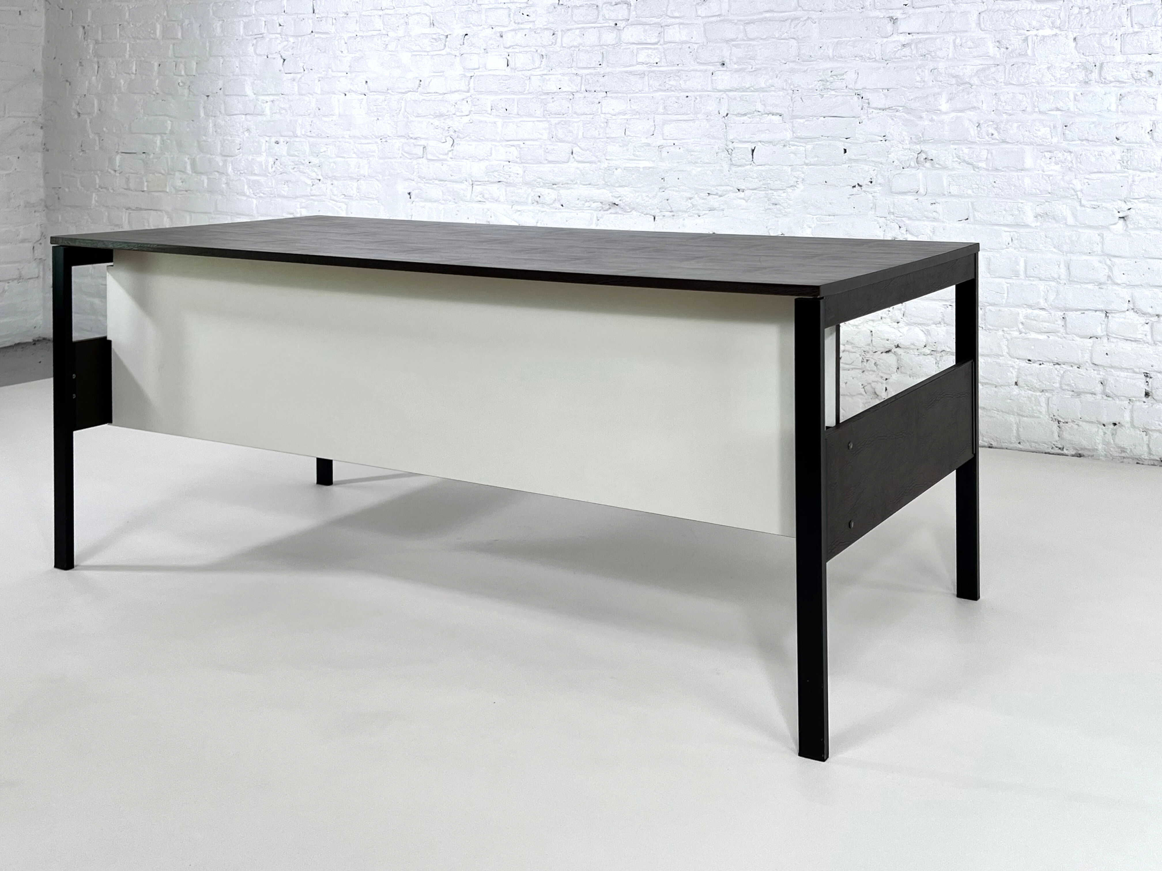 Office 60s by Pierre Guariche Model Direction for Meurop