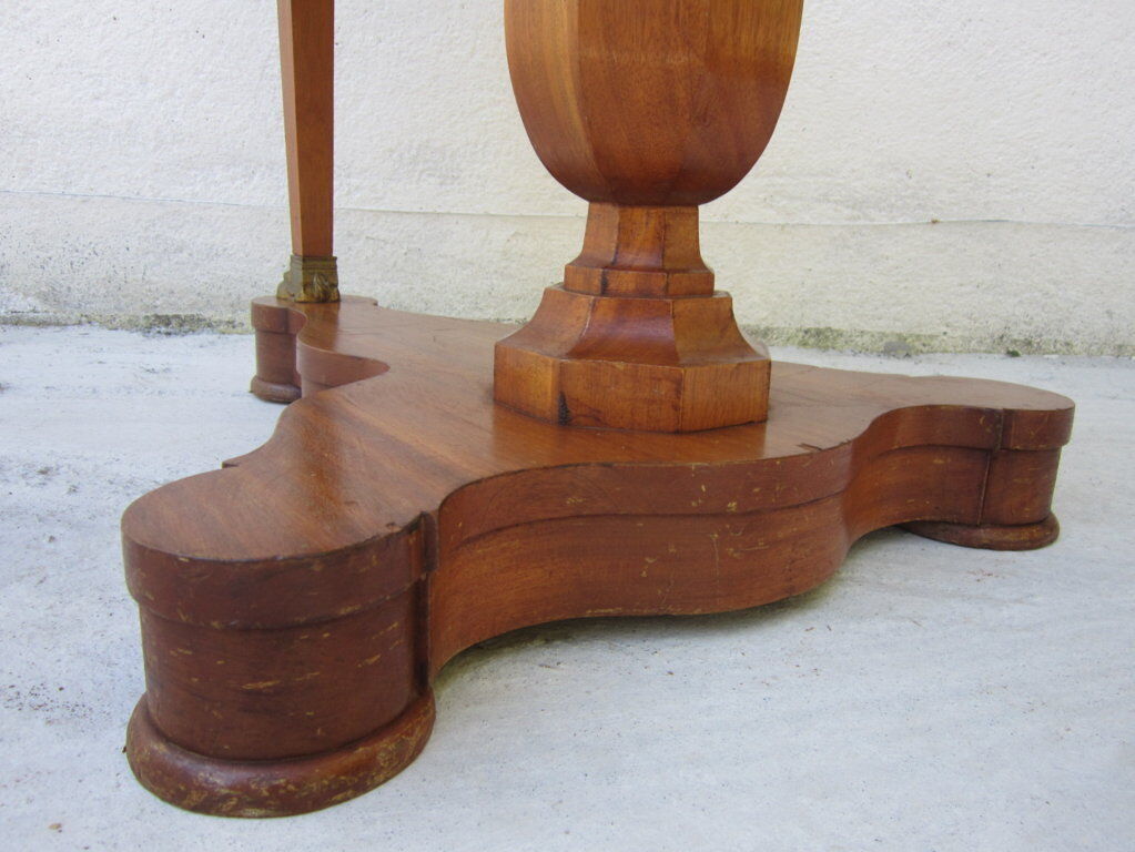 Art Deco period pedestal table