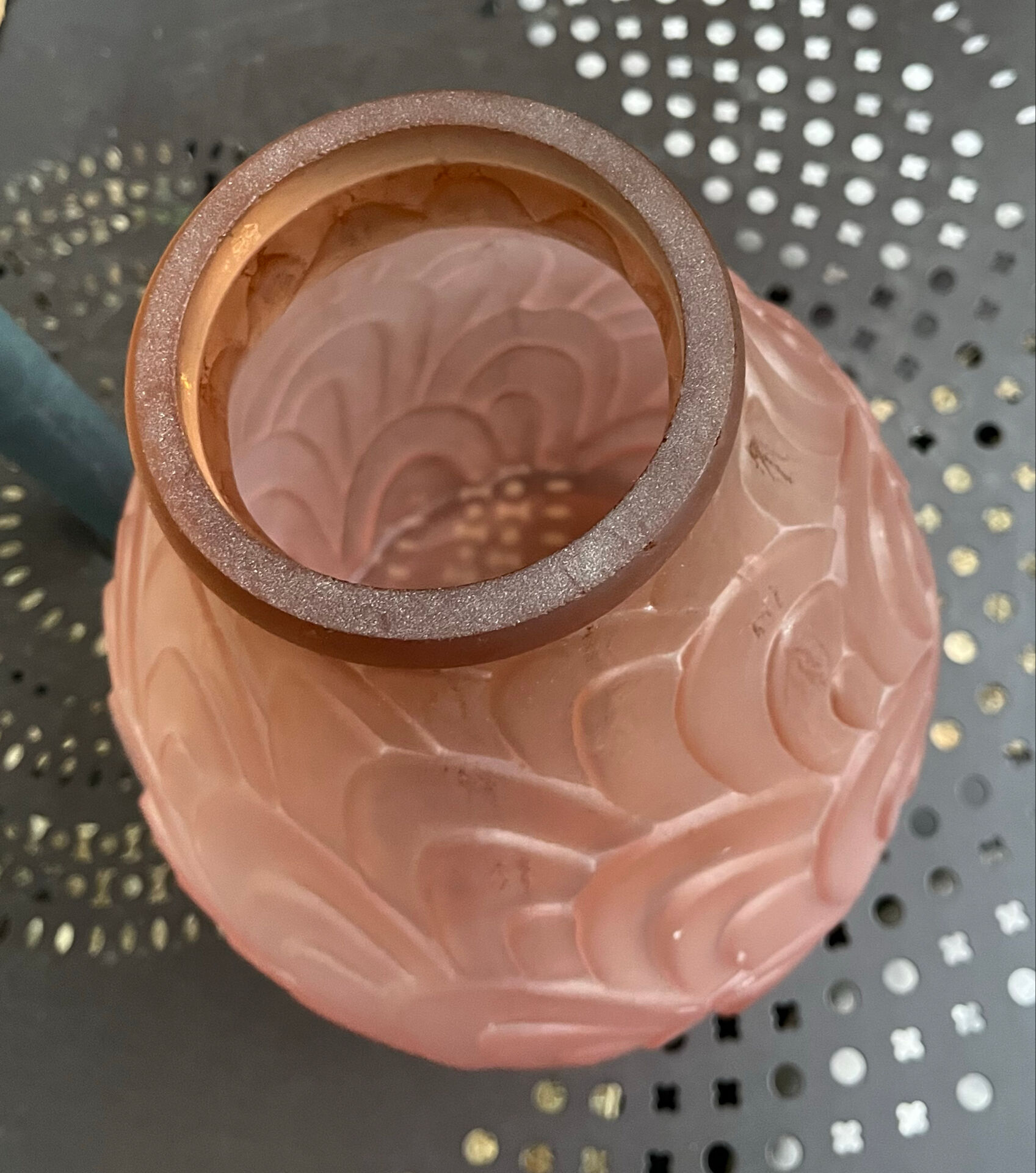 Vase art déco verre moulé dépoli années 30