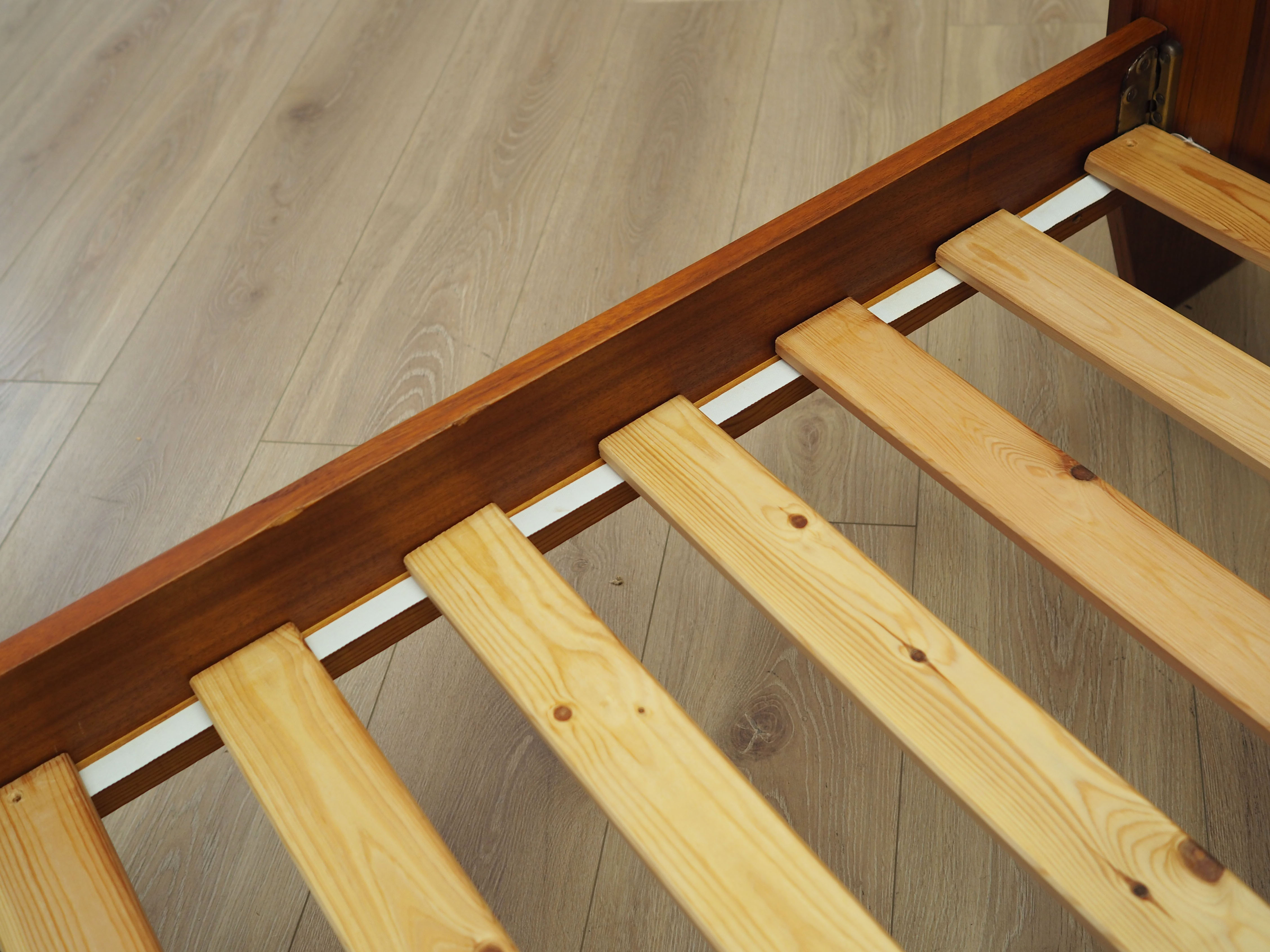 Lit en palissandre, design danois, années 1970, production: Danemark