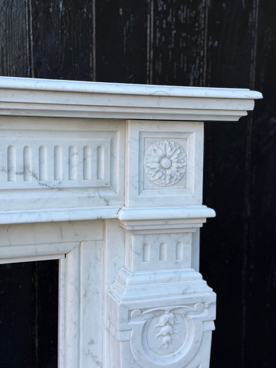 Louis XV style fireplace in white Carrara marble circa 1880