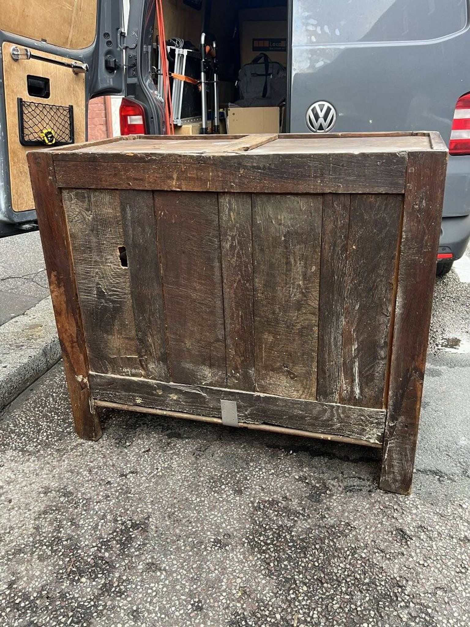 Oak hunting buffet in Louis XIV style, 18th century, with a marble top.