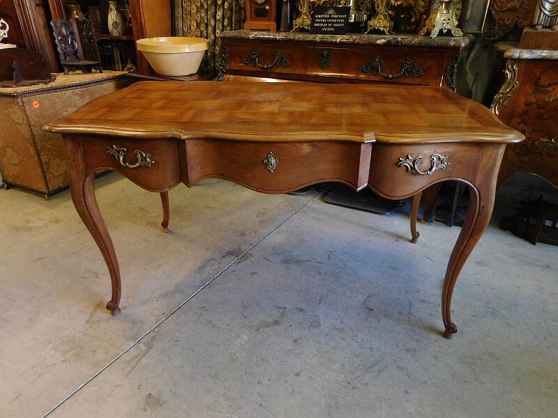 Bureau 3 tiroirs style Louis XV
