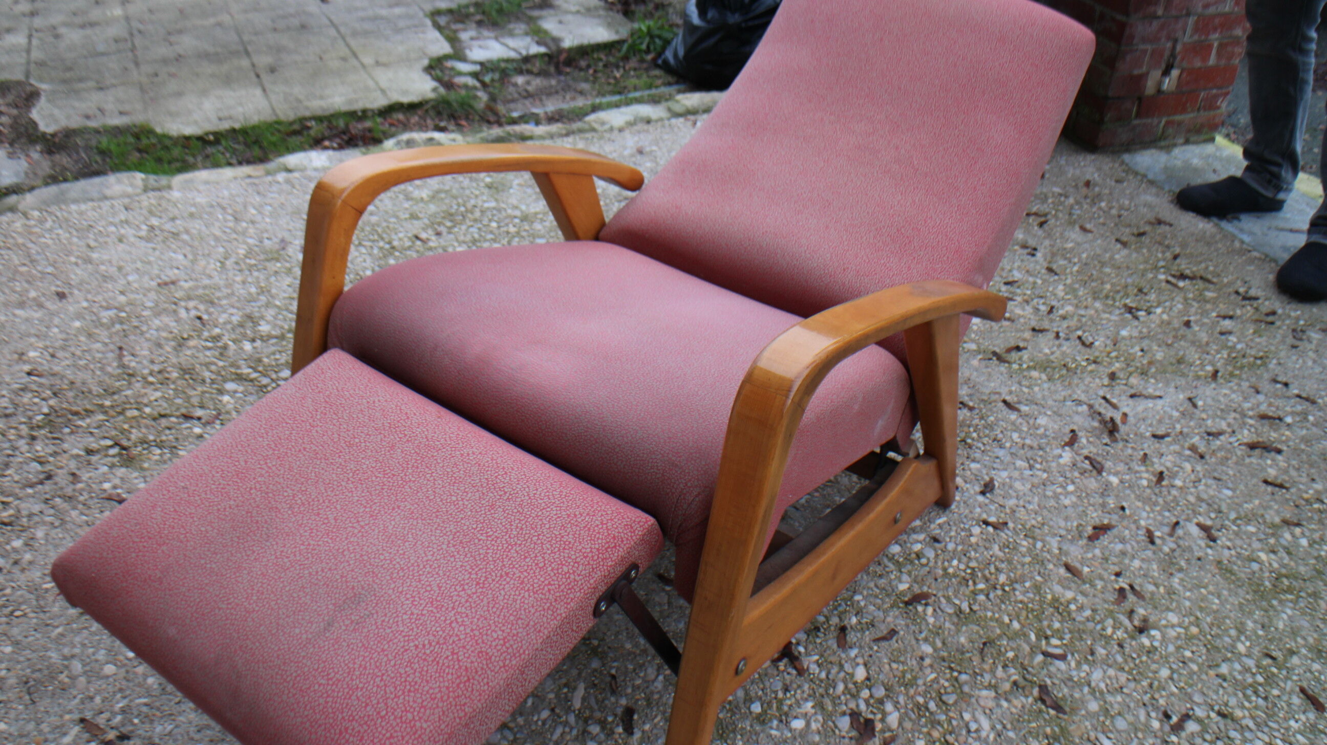 Scandinavian style relax armchair