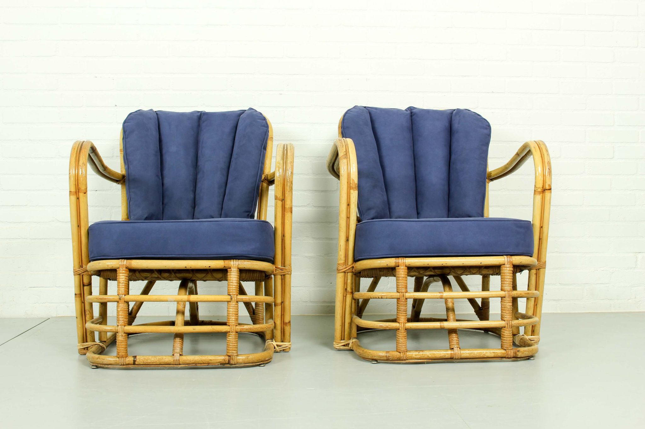 Ensemble rare de salon de rotin de milieu du siècle