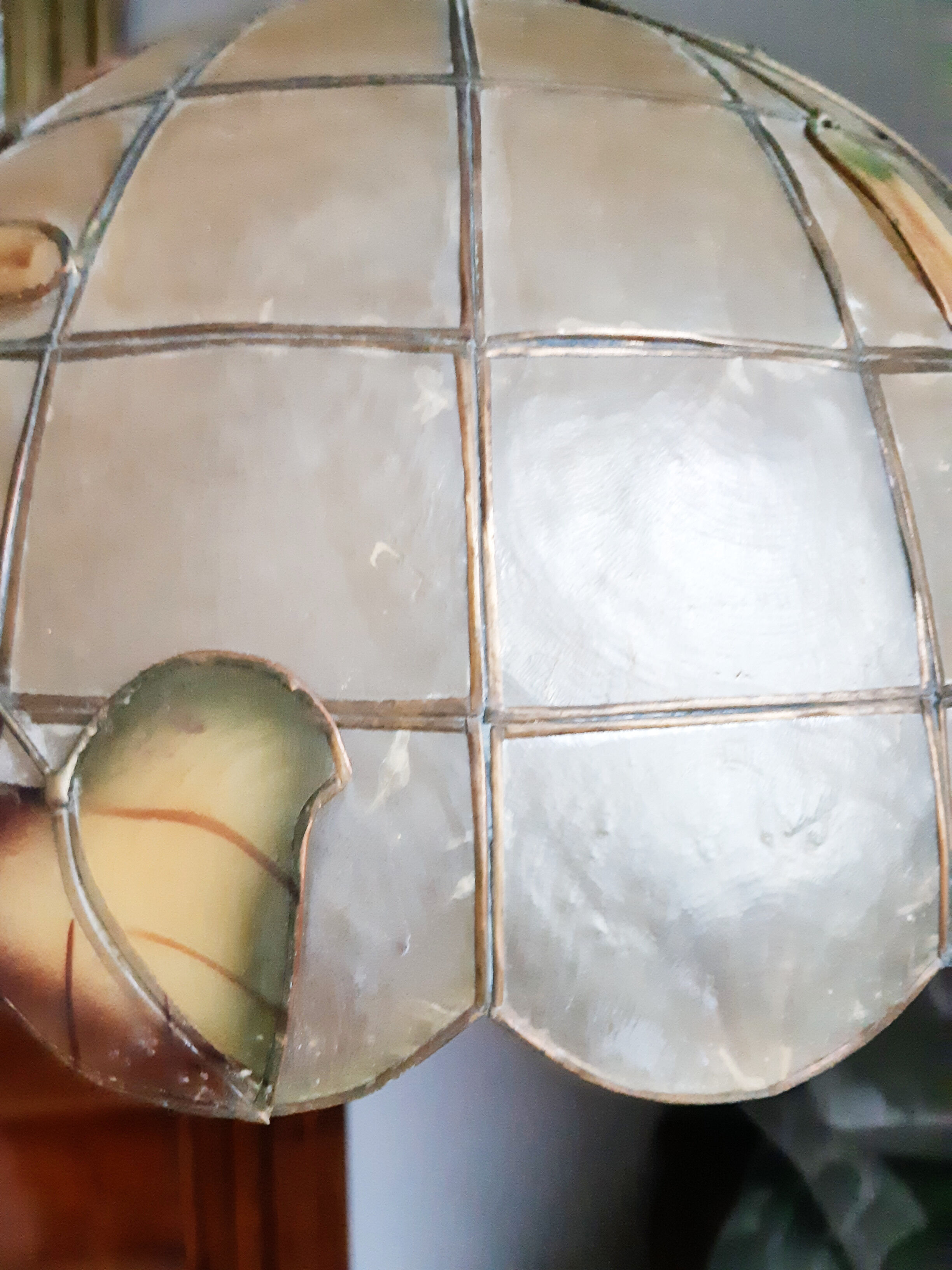 Mother-of-pearl and brass pendant lamp