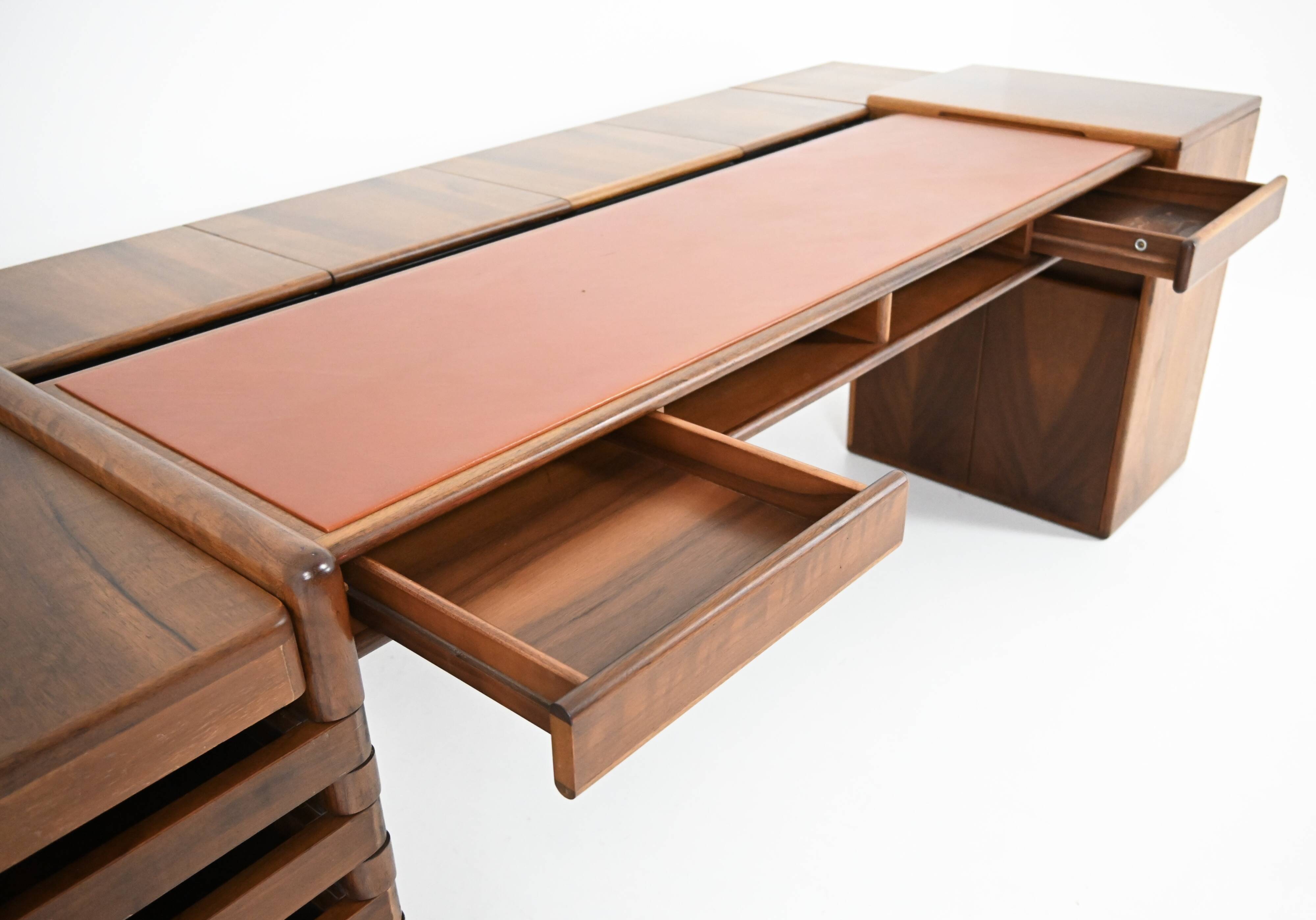 Desk by Fabio Lenci for Bernini, 1970s