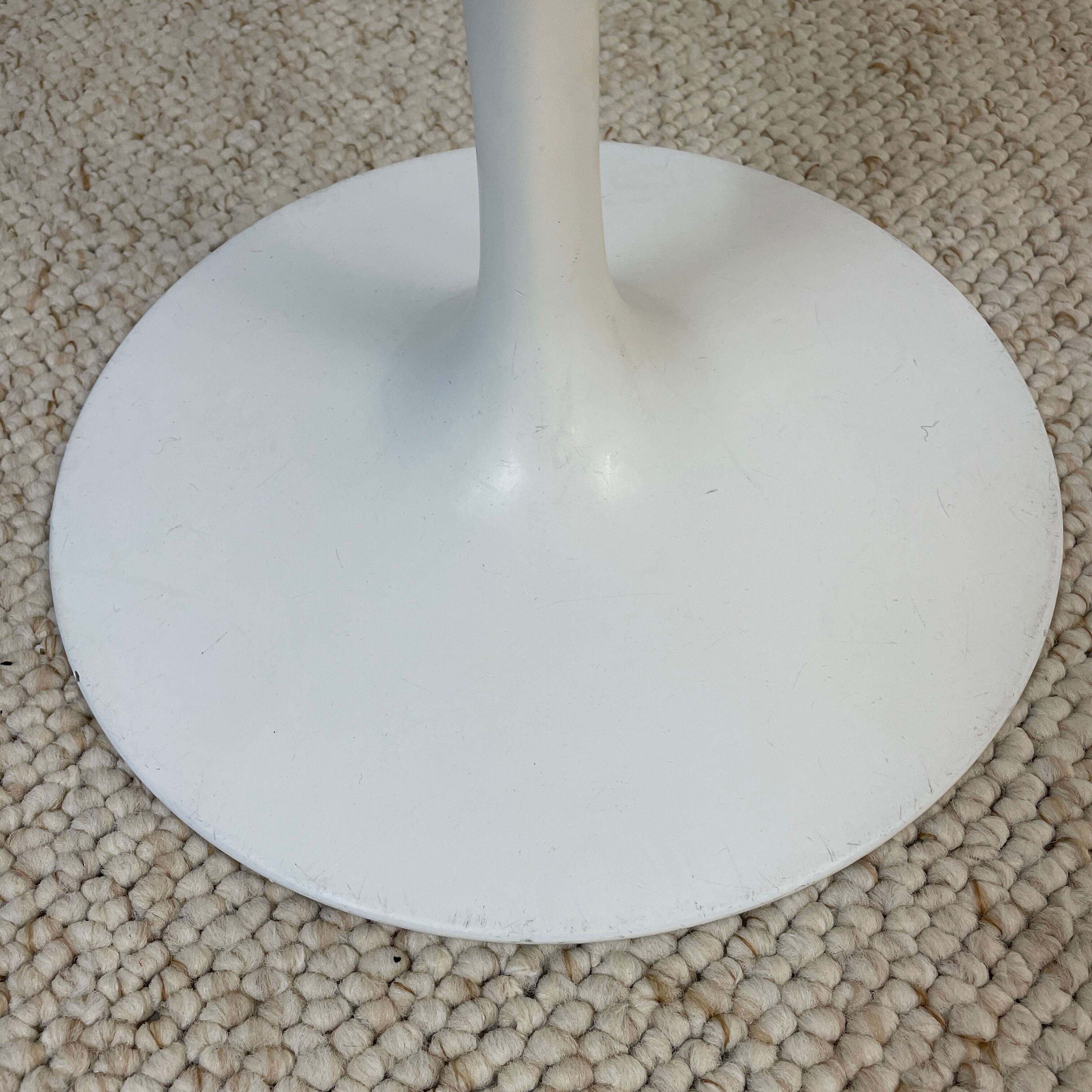 Tulip stools by Eero Saarinen, Knoll edition