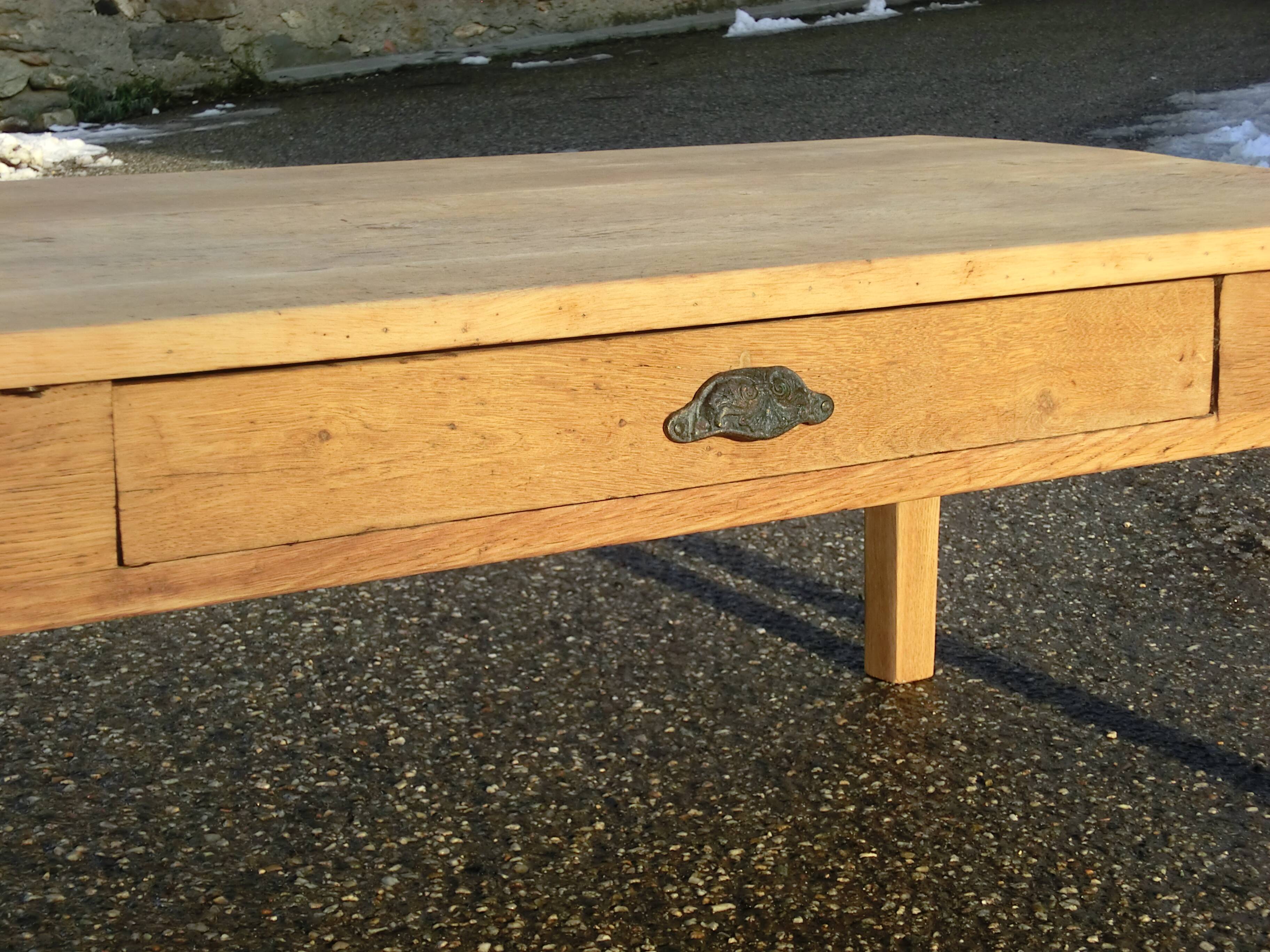 Superbe ancienne table basse de ferme en chêne massif