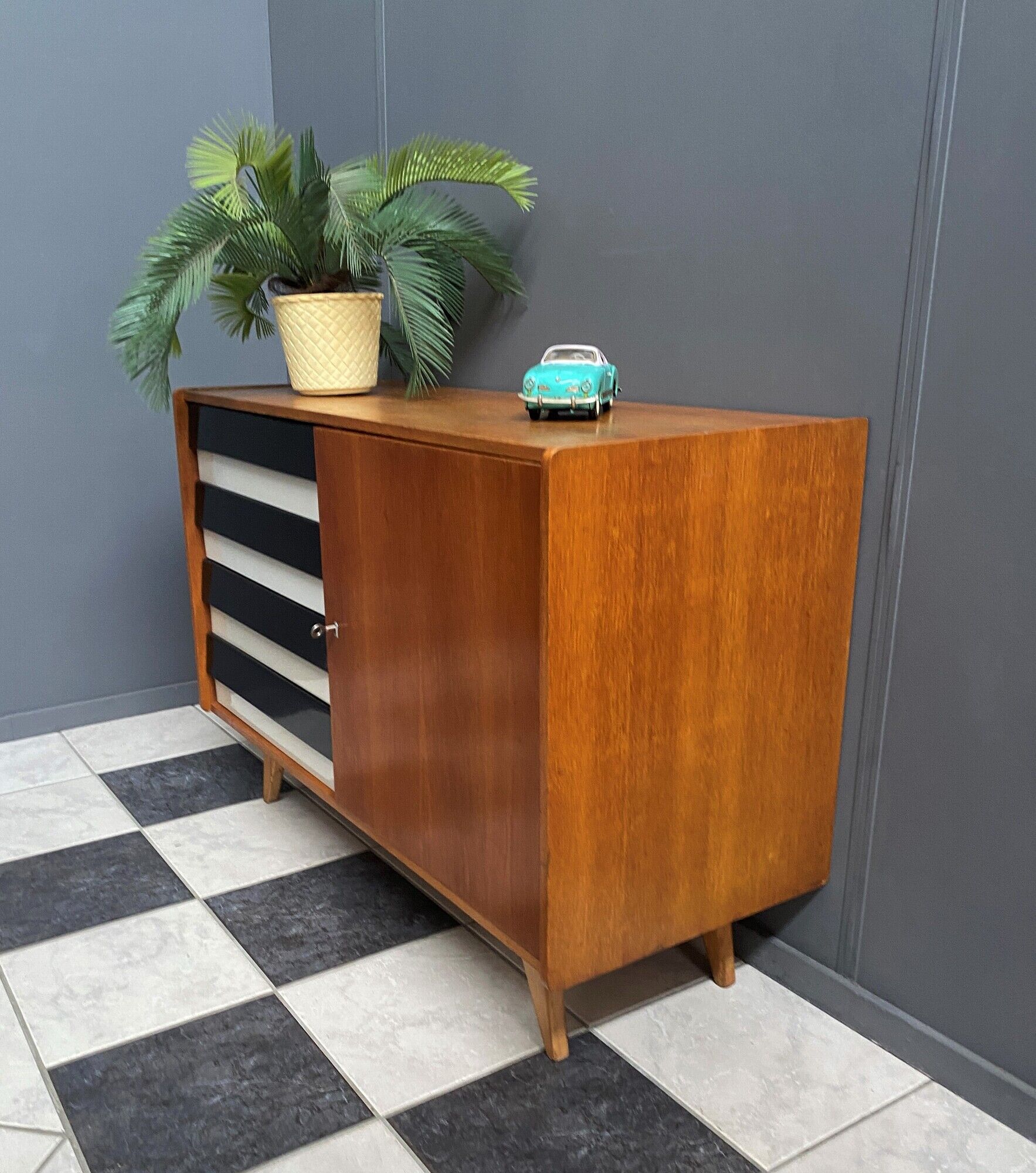 Jiri Jiroutek sideboard model U458 1960s