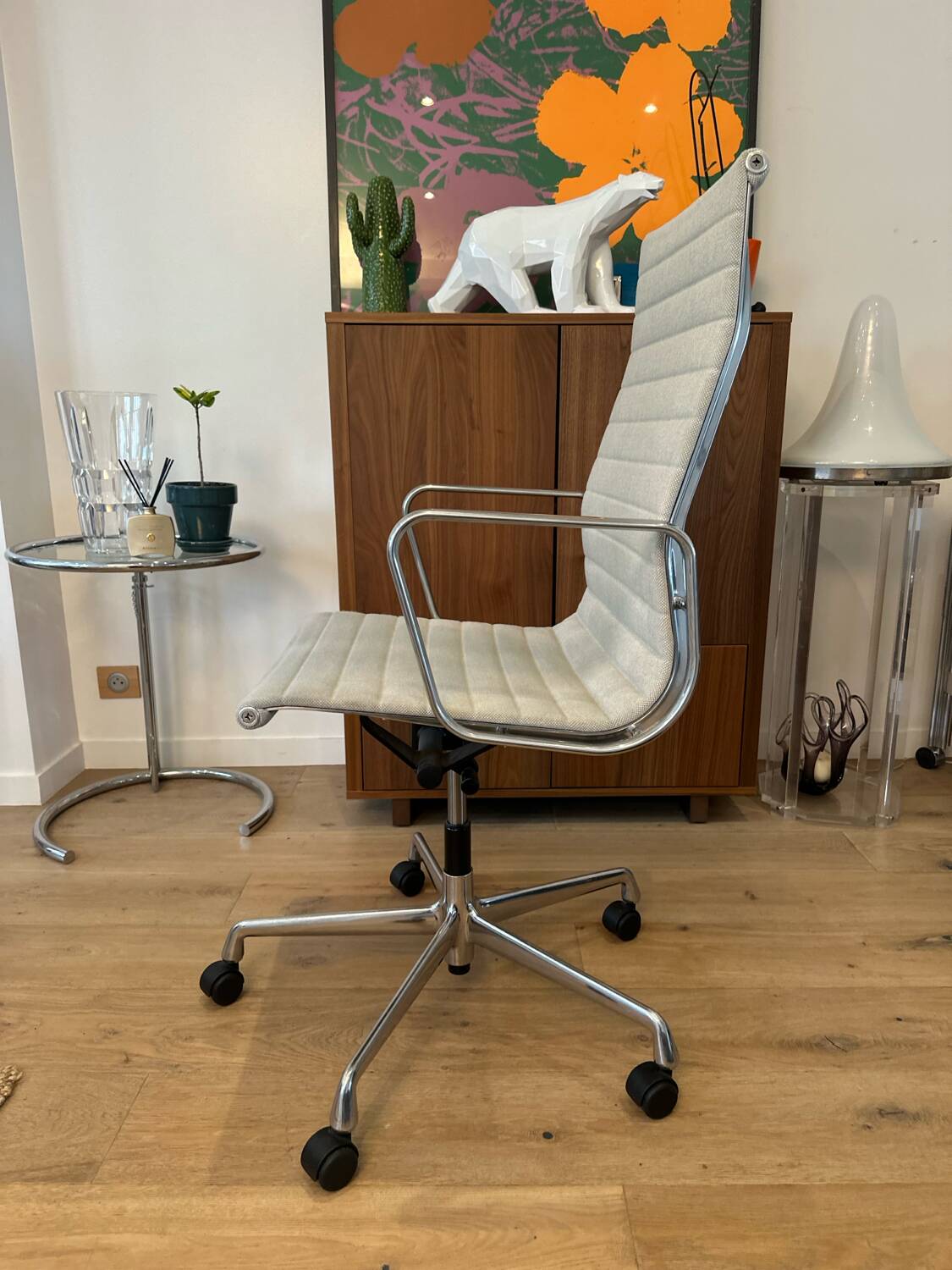Eames EA 219 chair, Vitra edition