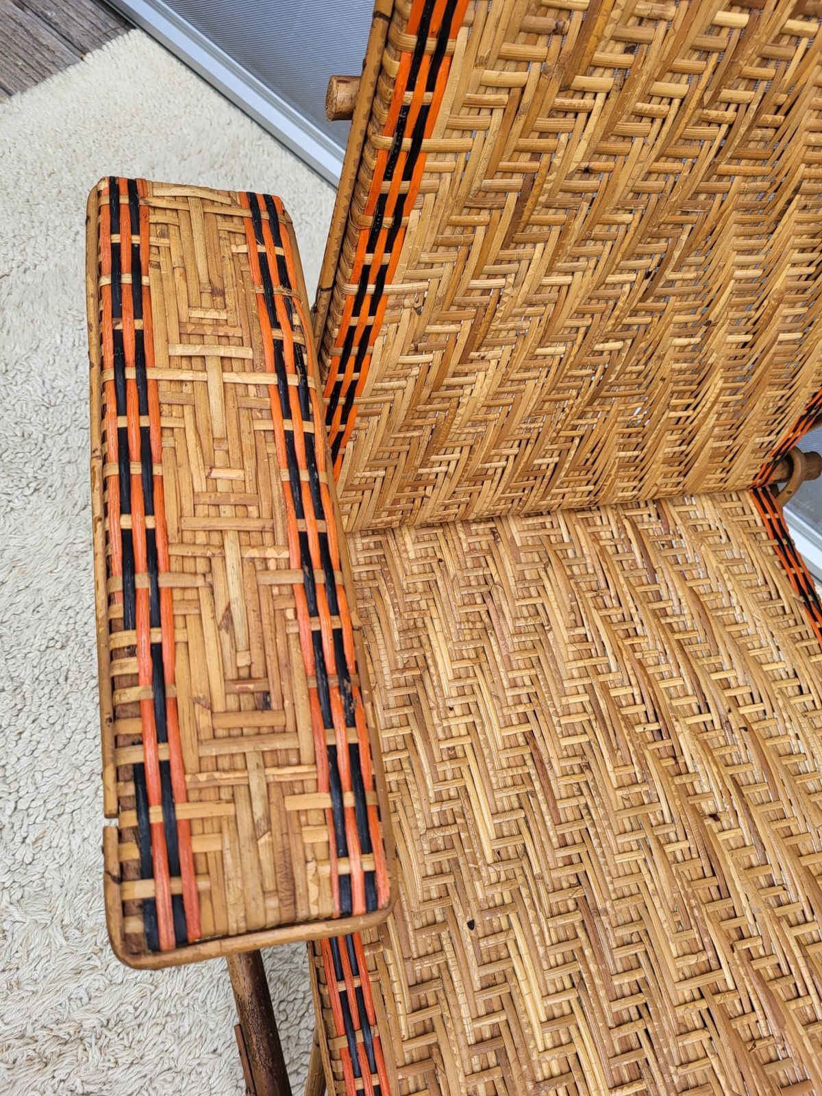 Riviera chaise longue • Art Deco • red and black rattan